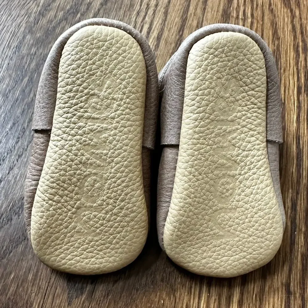 Nomies leather baby booties, NWT, tan size 1